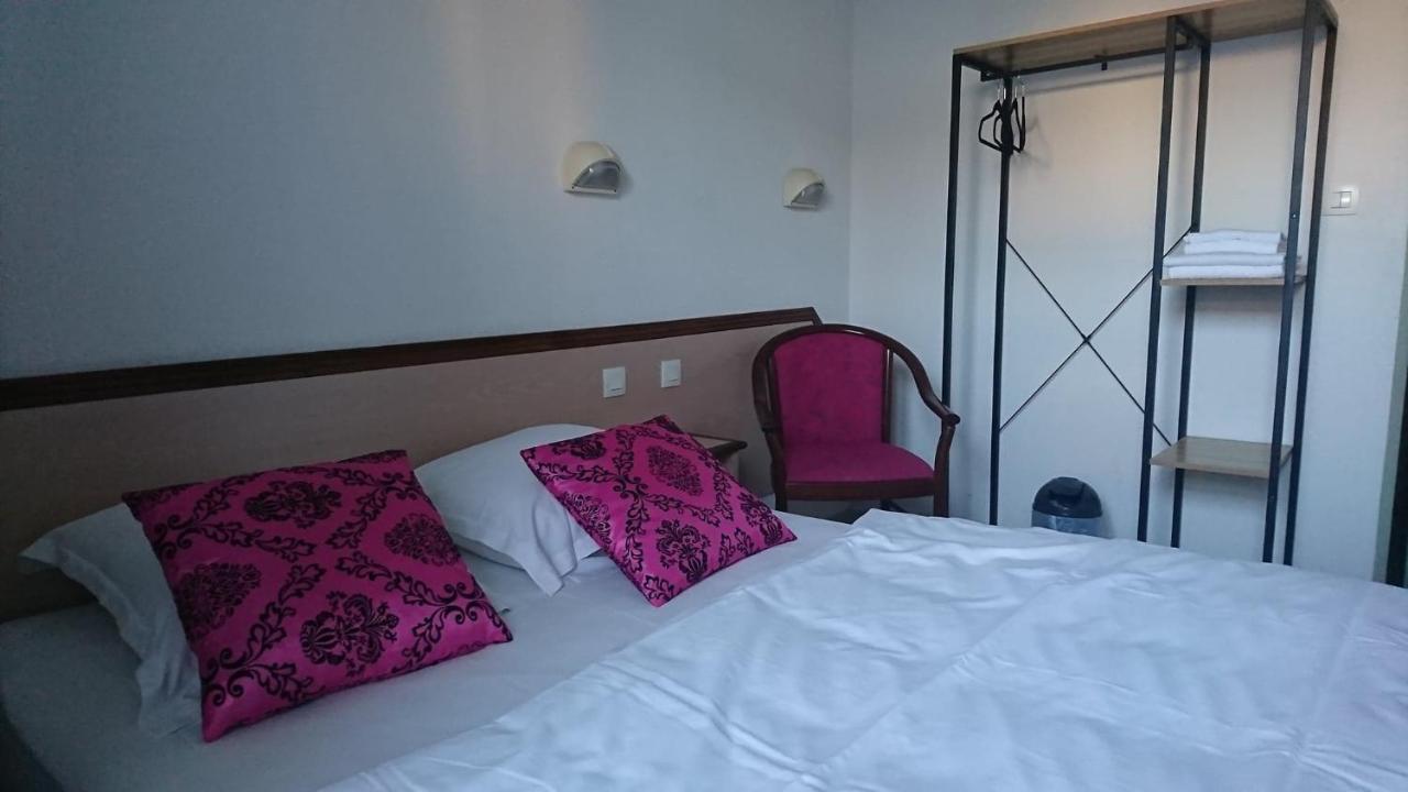 Hotel Les Deux Porches Verrieres  Kültér fotó